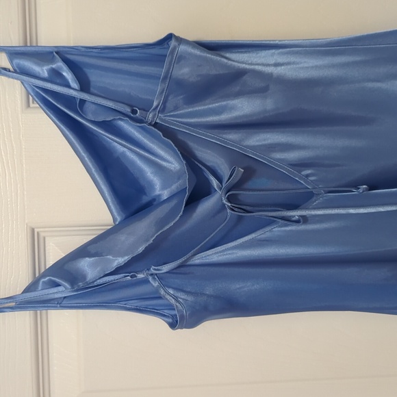 Lingerie - Picture 3 of 4